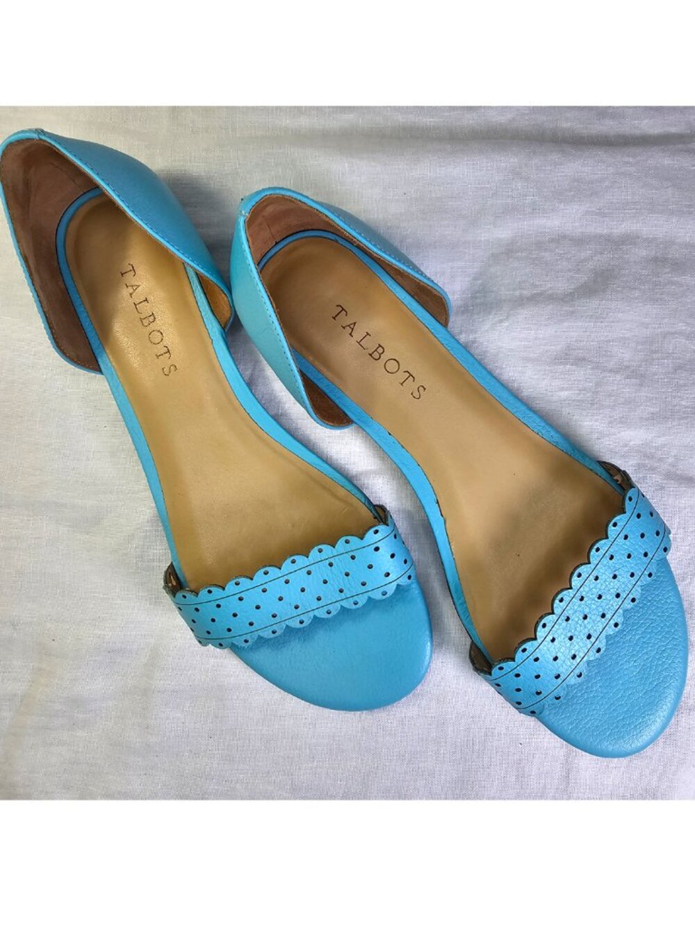 Talbots Scalloped Leather d’Orsay Slip On Flat Sandals w Eyelet Detail 8M Sky